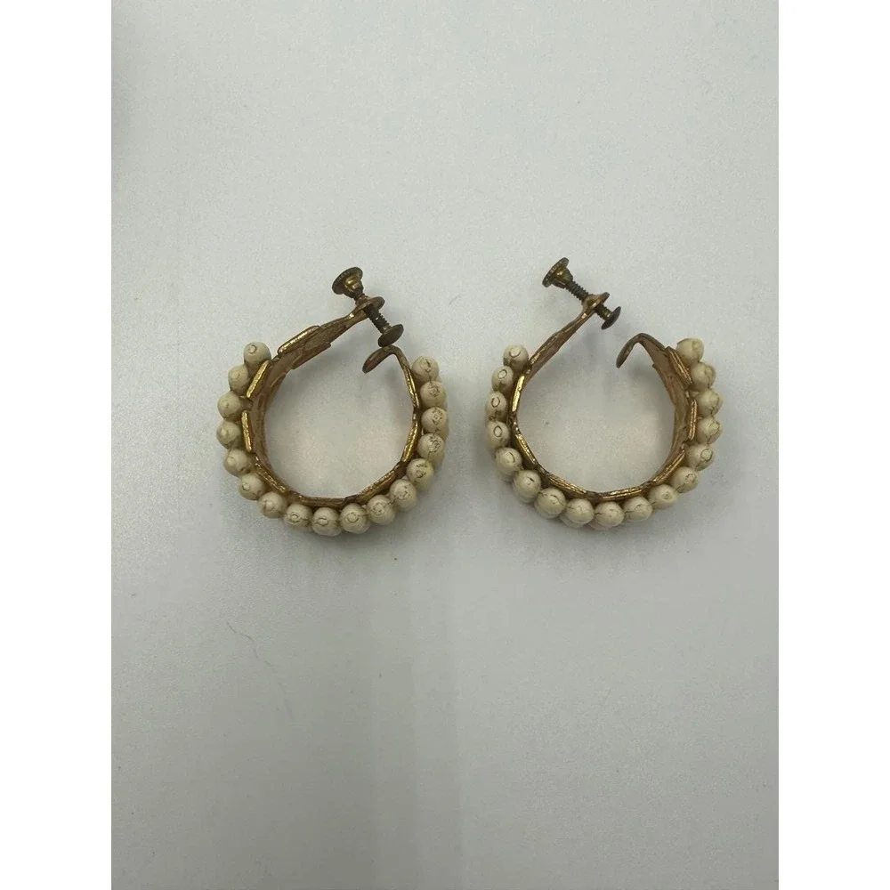 Vintage Mid Century Cream‎ Beaded Hoop Earrings Gold Tone Screw Back Ivory White